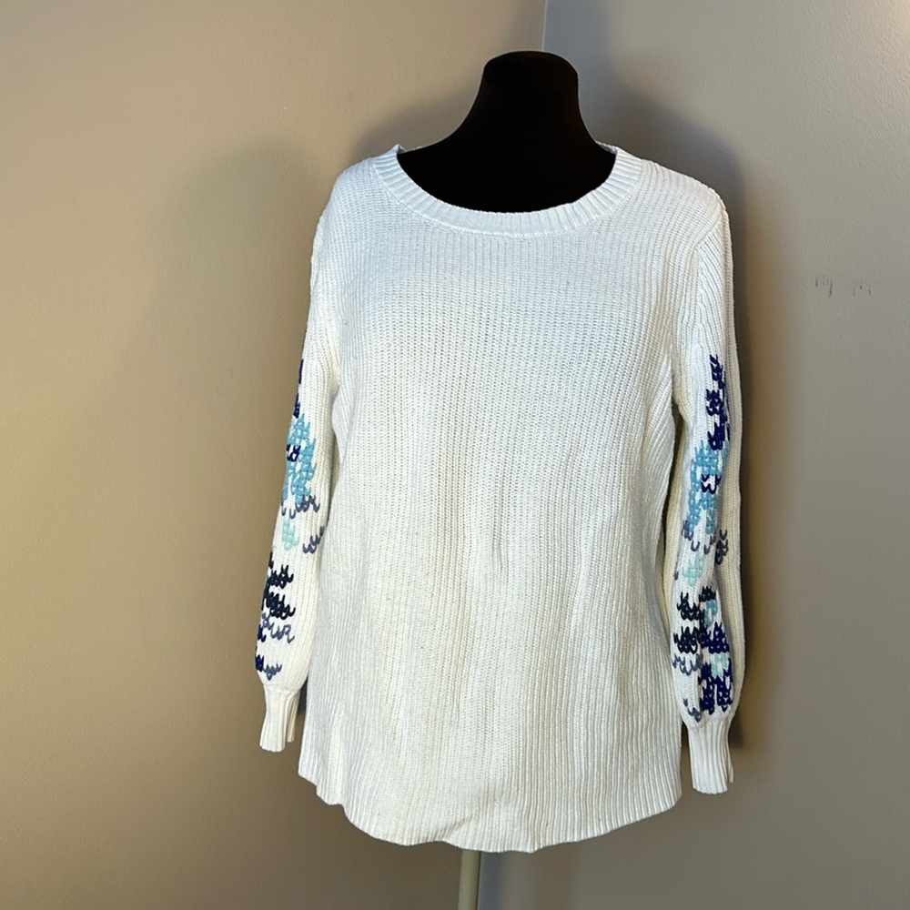 LANE BRYANT White Ribbed Sweater with Blue Embroidered Sleeves